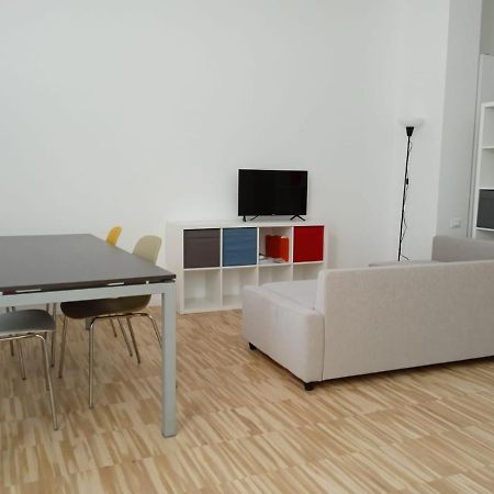 Апартаменти Open Space3 D'Apulia 11 Мілан Екстер'єр фото